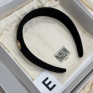 E ที่คาดผม Marithe สีดำ (กาวตรงปลายที่คาดผมหลุด)
