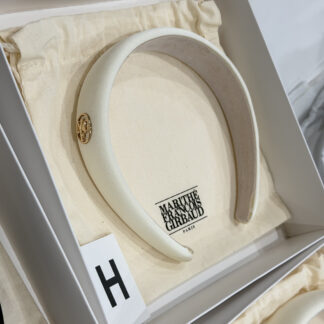 H ที่คาดผม Marithe สีIvory (กาวตรงปลายที่คาดผมหลุด)