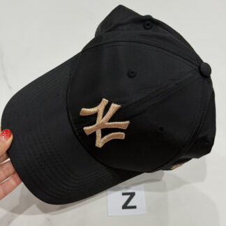 Z หมวก New Era สีดำ