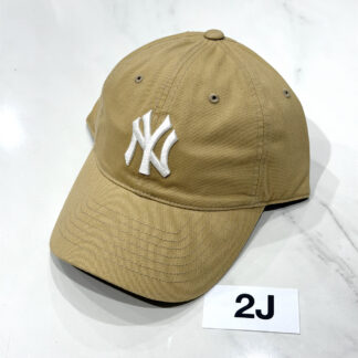 2J หมวกNY แบรนด์ MLB Korea สีเบจครีม ป้ายหลุด จะแนบไปในหมวกให้ค่า